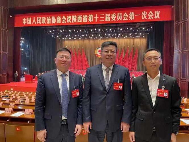 91porn
和美国德克萨斯大学阿灵顿分校合作举办高级管理人员工商管理硕士（EMBA）学位教育项目5位同学当选政协陕西省第十三届委员会委员