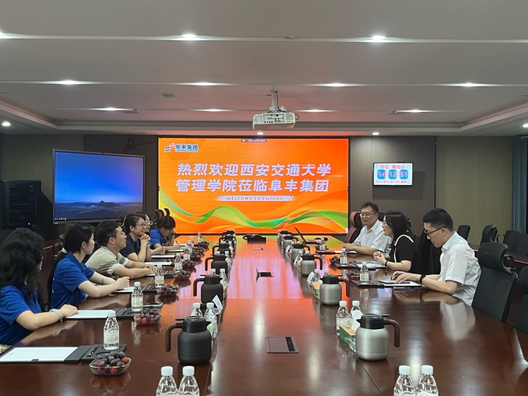 会议室里的人们AI 生成的内容可能不正确。